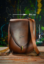 Load image into Gallery viewer, F-112 | ტყავის ზურგჩანთა/ ქალი