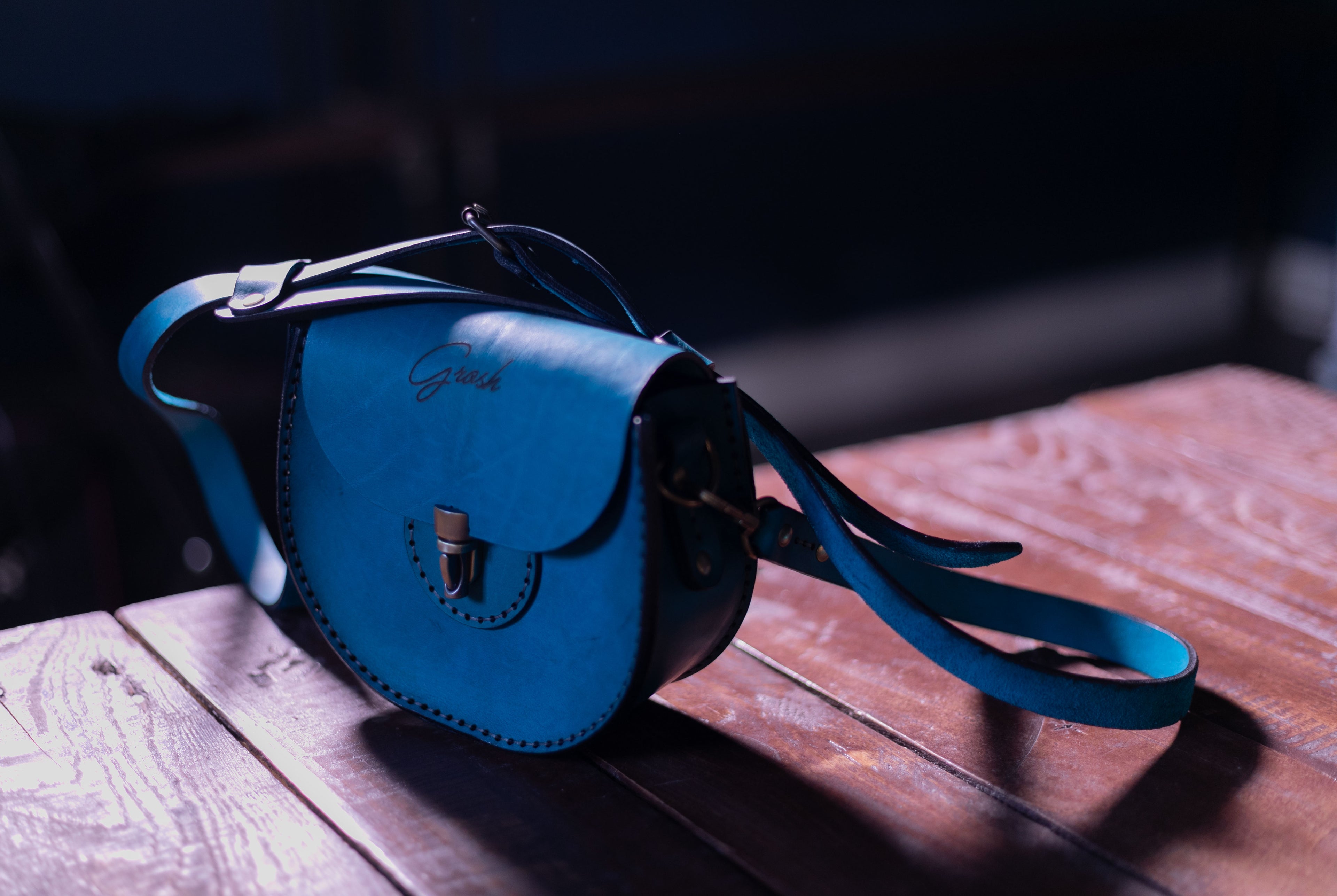 F-115 | ტყავის ჩანთა/Crossbody /ქალი