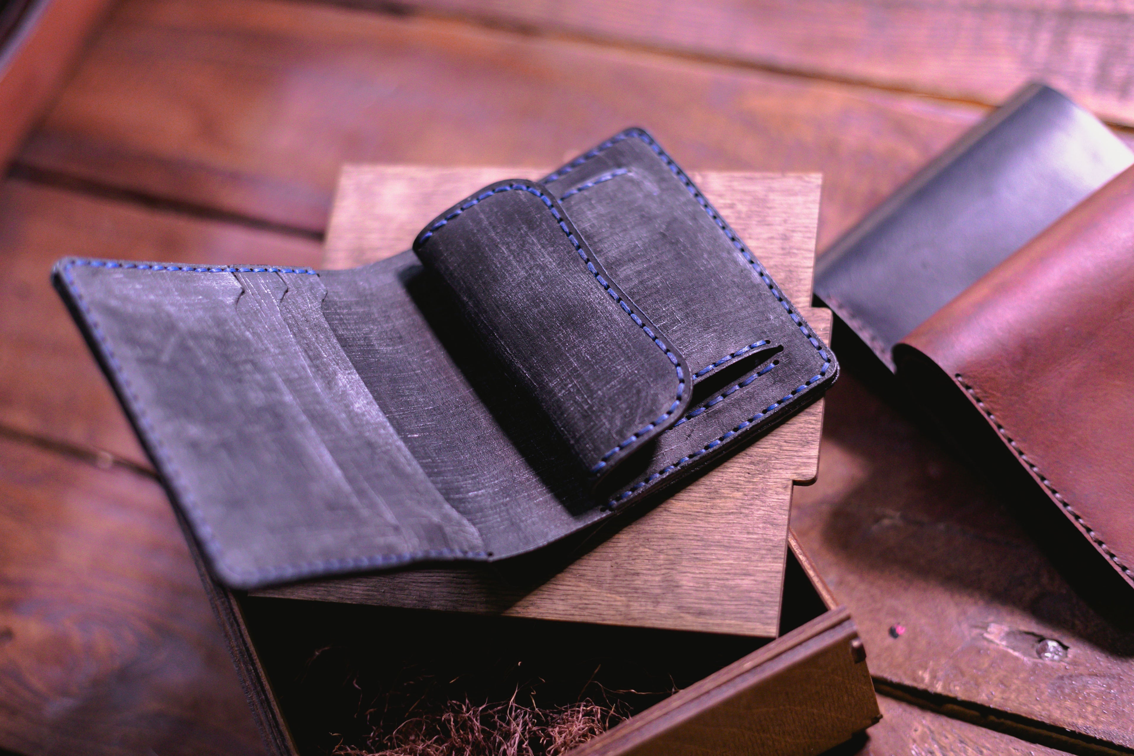 Bi-fold საფულე სახურდით (B-119)
