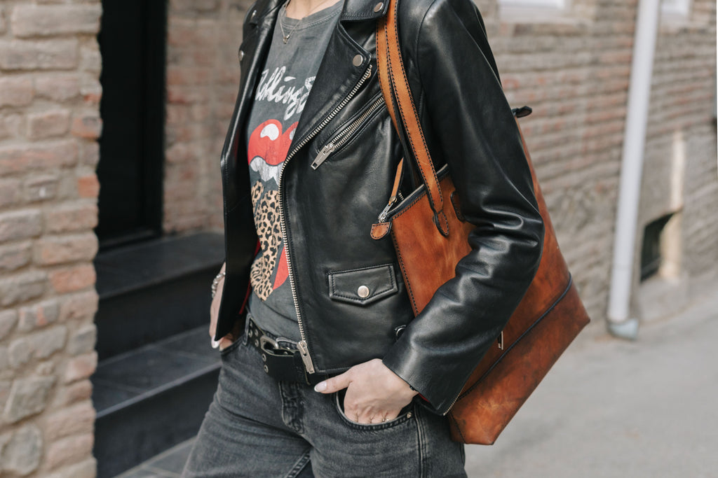 F-129 | ტყავის ჩანთა/Tote Bag