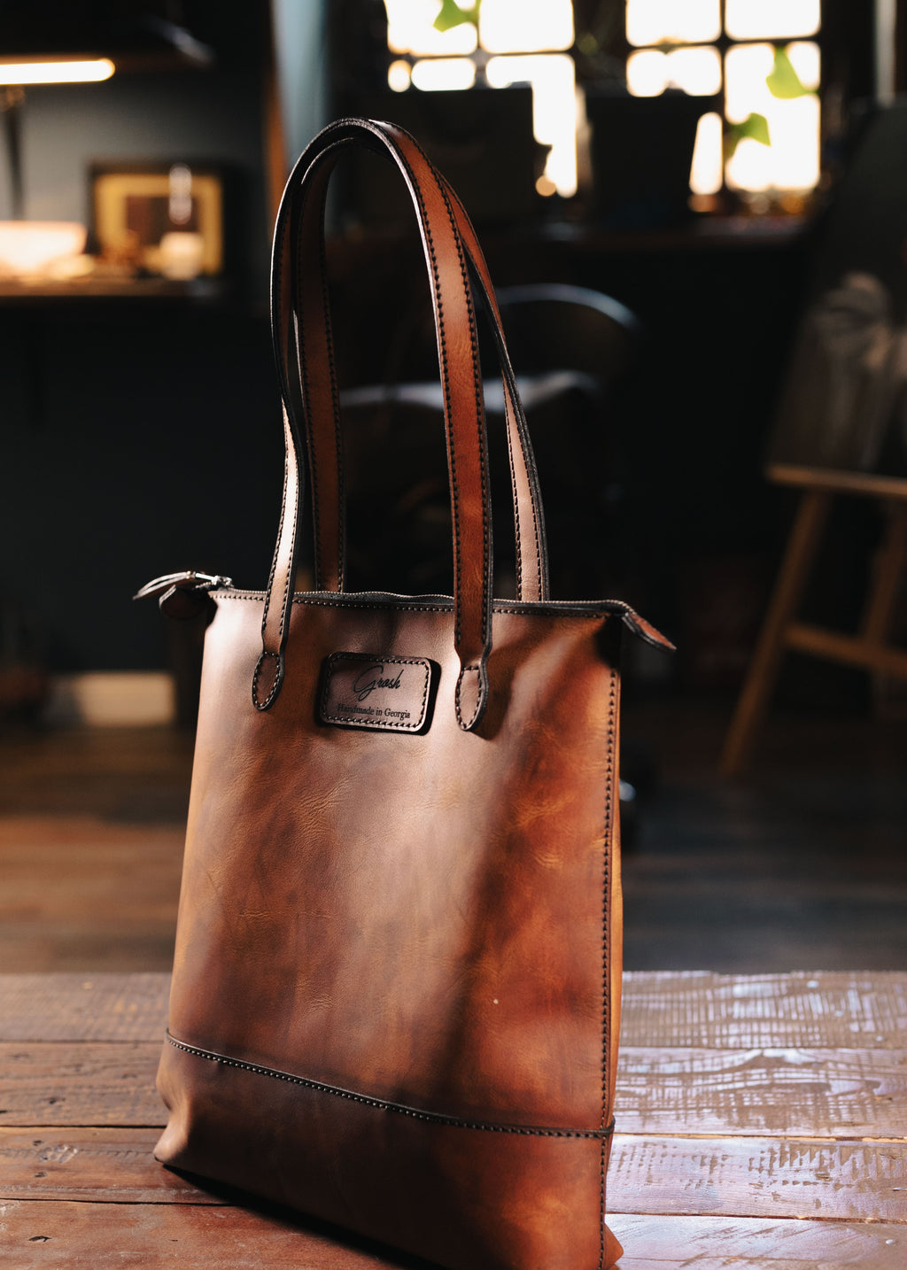F-129 | ტყავის ჩანთა/Tote Bag