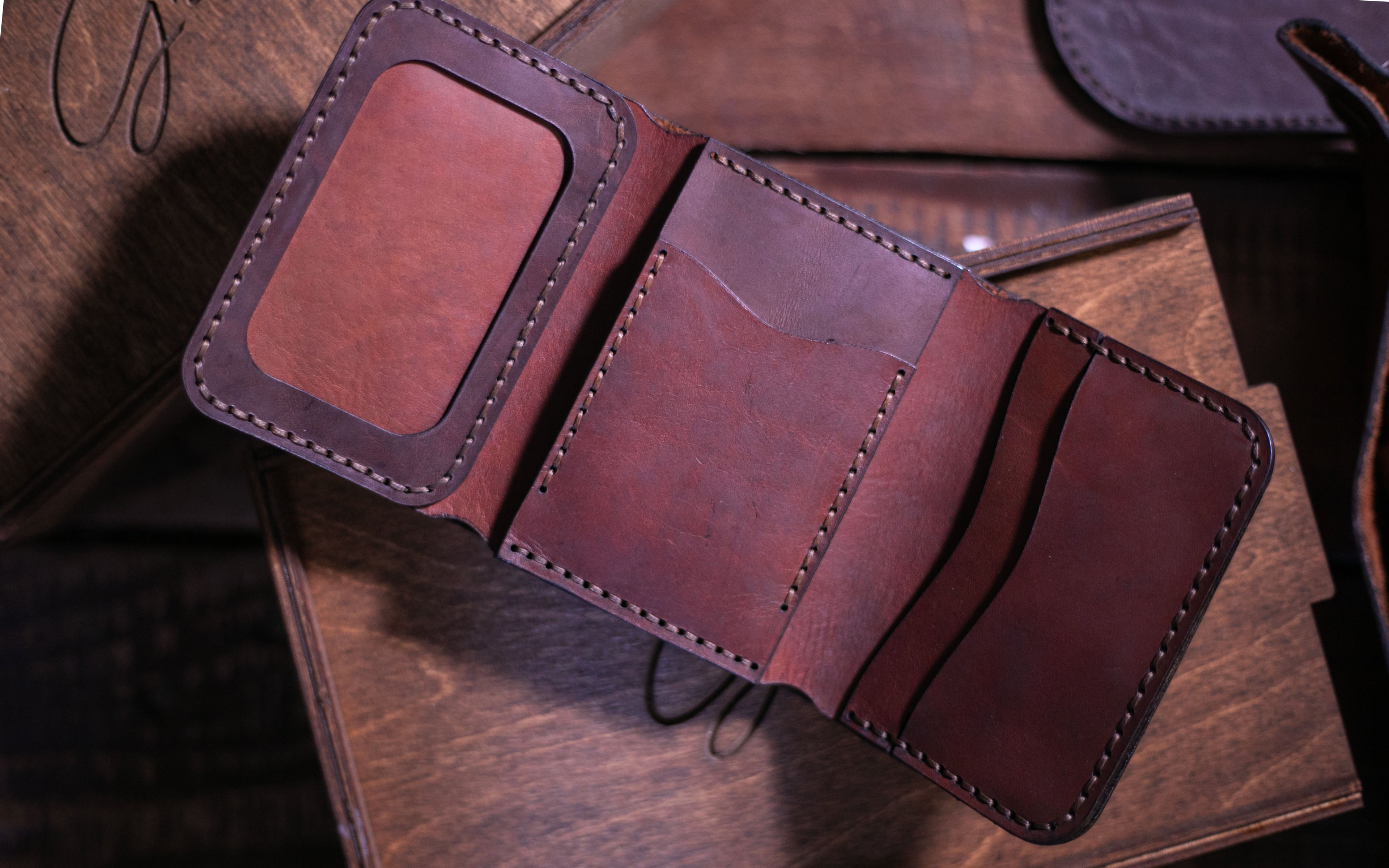 საფულე Tri-fold - (P-122)