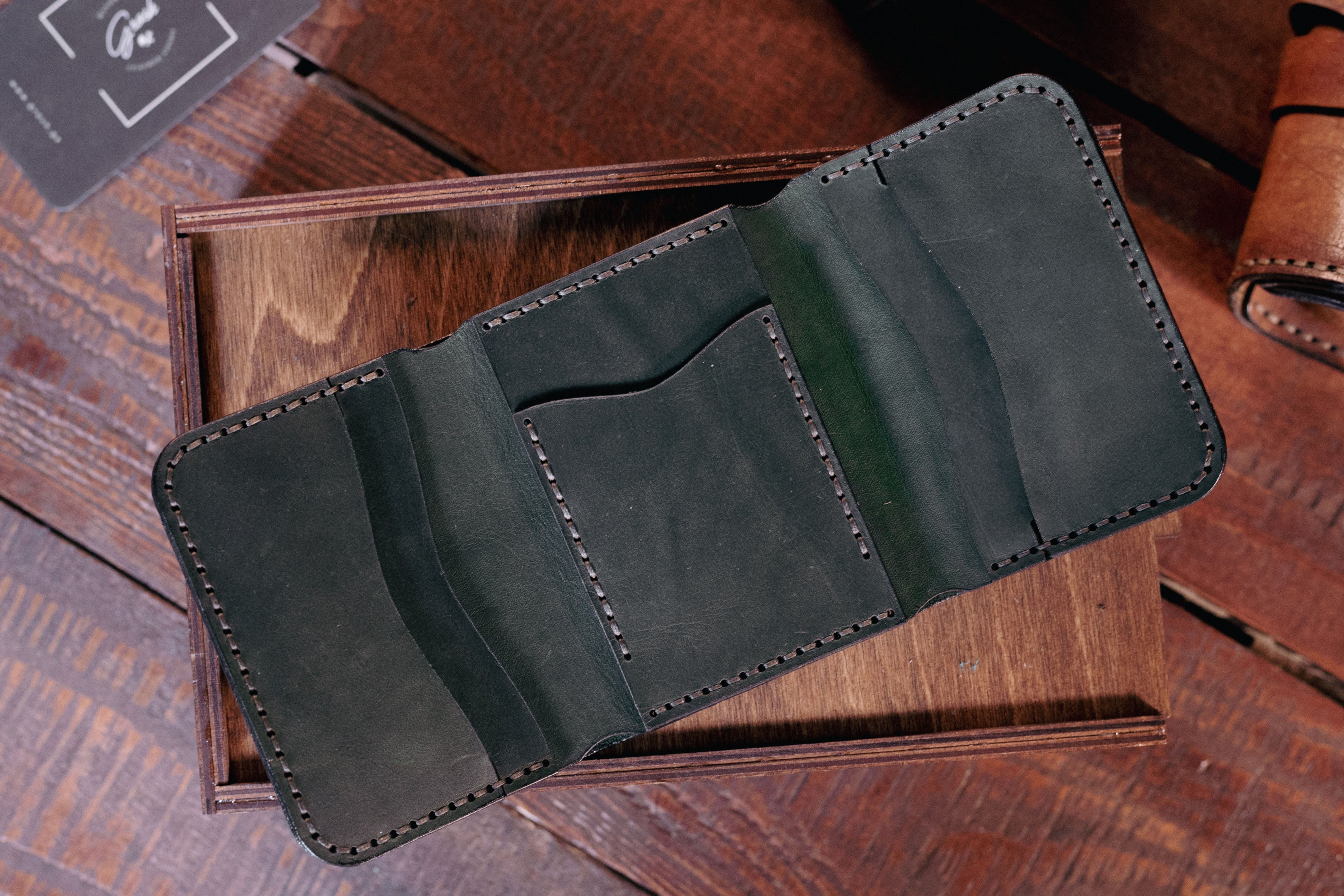 საფულე Tri-fold - (P-121)