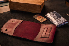 Load image into Gallery viewer, ტყავის სათუთუნე - (C-103)
