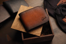 Load image into Gallery viewer, B-113 | კლასიკური Bi-fold საფულე სახურდით / კაცი
