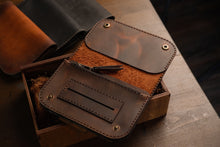 Load image into Gallery viewer, C-102 | სათუთუნე/ნატურალური ტყავი
