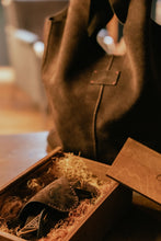 Load image into Gallery viewer, ST-102 | სათვალის ბუდე/უნისექსი | ზამში
