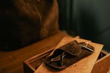 Load image into Gallery viewer, ST-102 | სათვალის ბუდე/უნისექსი | ზამში
