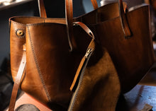 Load image into Gallery viewer, F-138 | ტყავის ჩანთა
