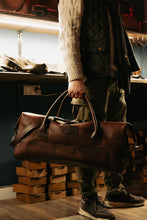 Load image into Gallery viewer, D-101 | ტყავის სამგზავრო ჩანთა, უნისექსი
