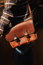 Load image into Gallery viewer, F-139 | ტყავის ჩანთა ლეპტოპისთვის /უნისექსი
