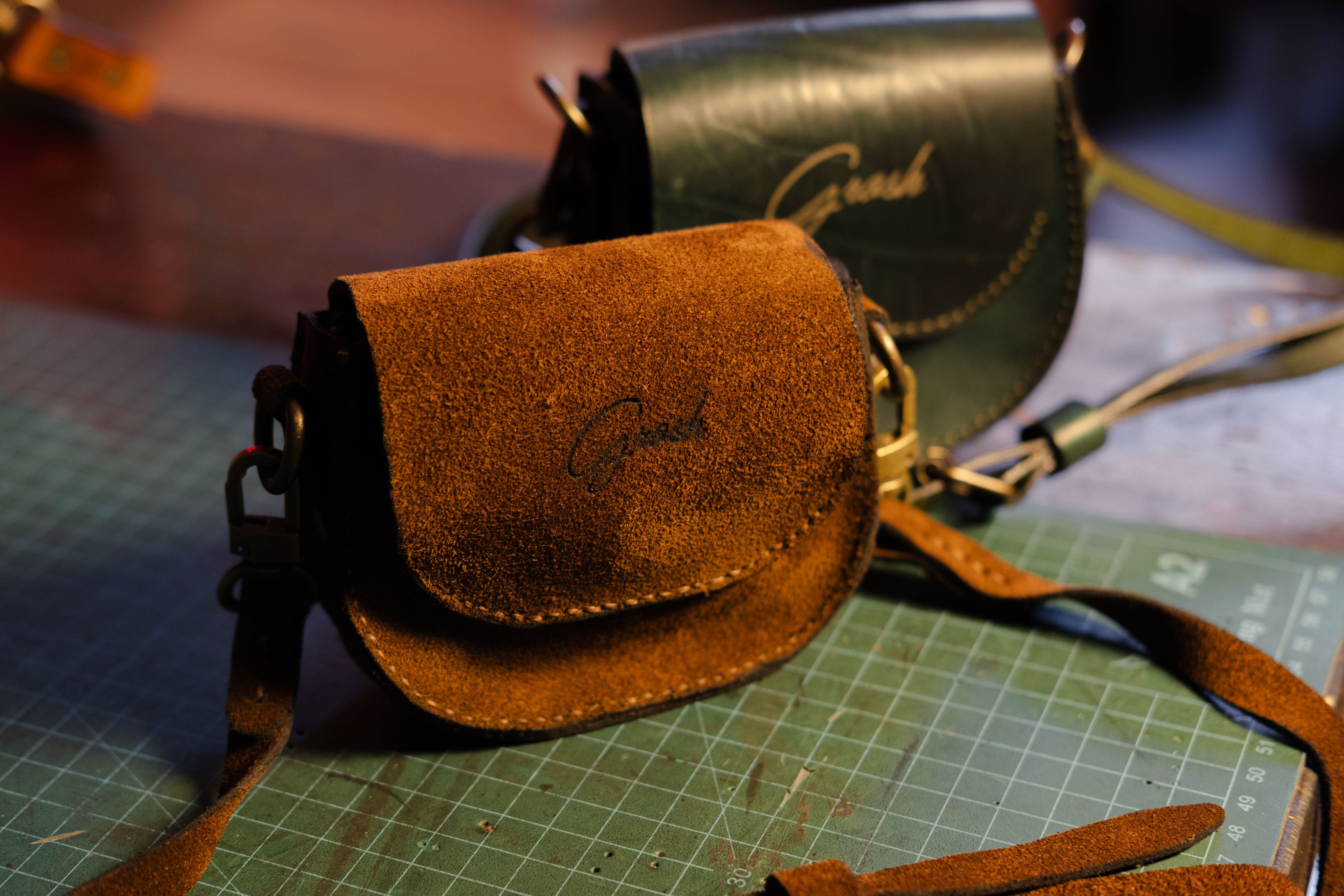 F-133 | ტყავის mini ჩანთა/Crossbody /ქალი