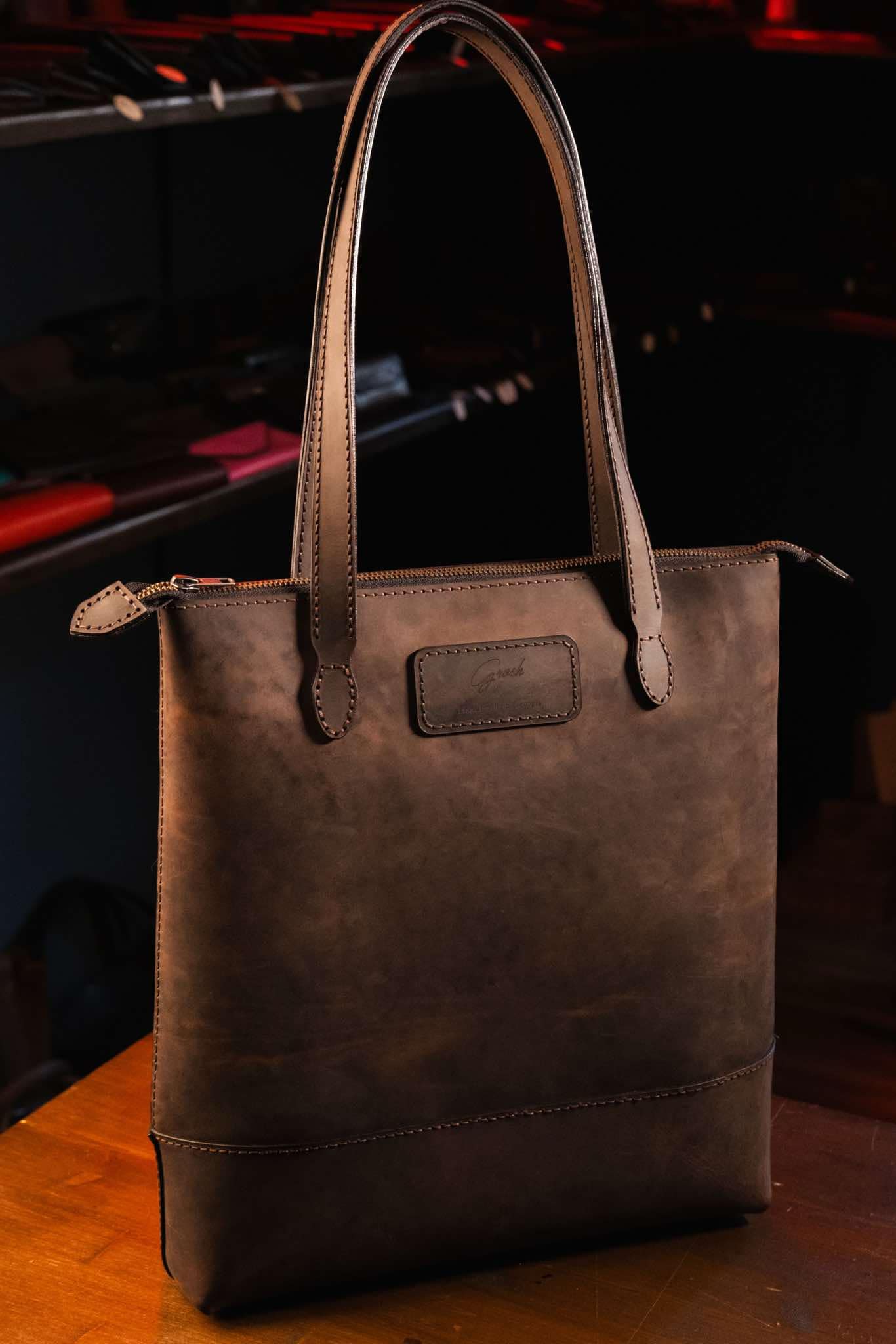 F-129 | ტყავის ჩანთა/Tote Bag