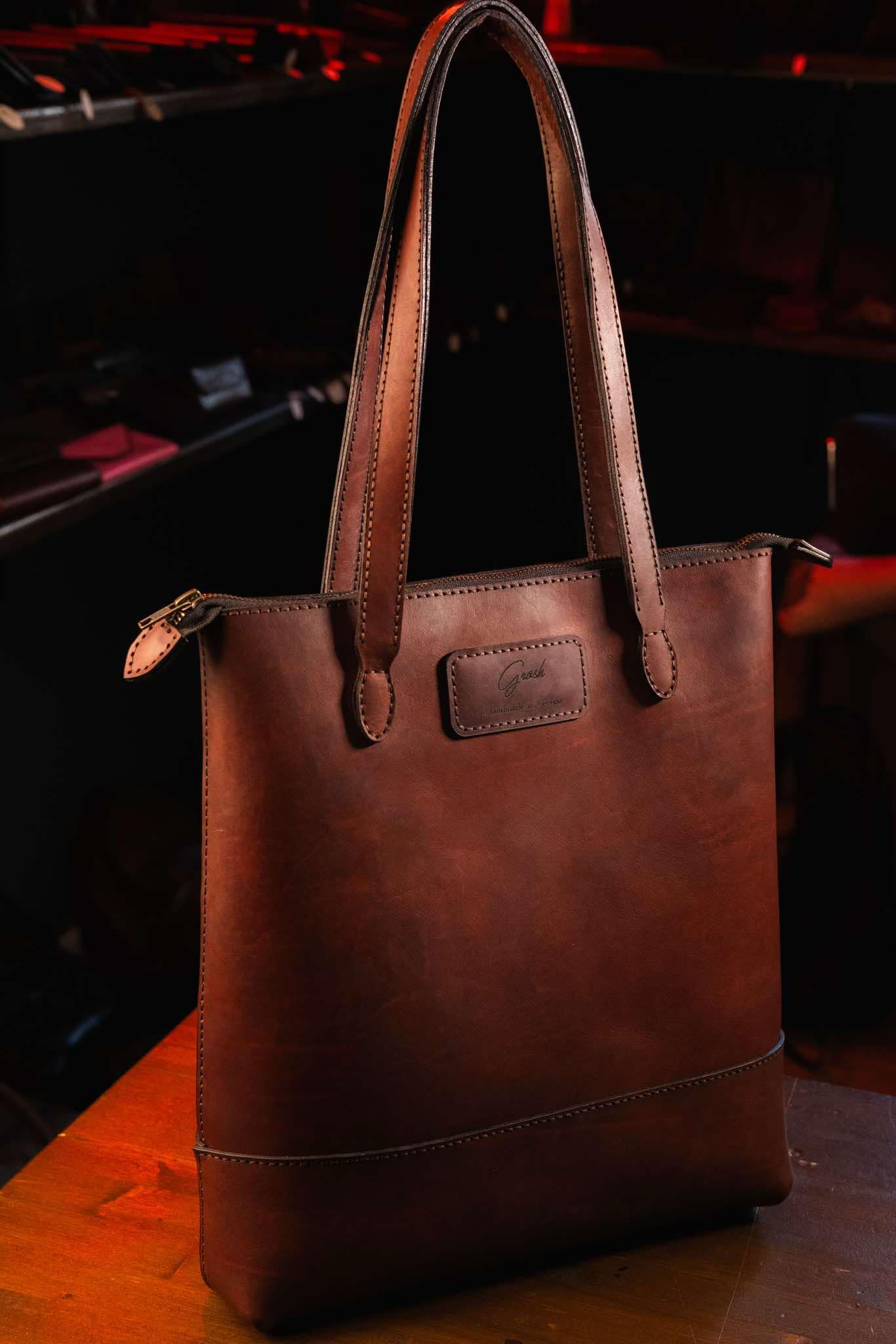 F-129 | ტყავის ჩანთა/Tote Bag