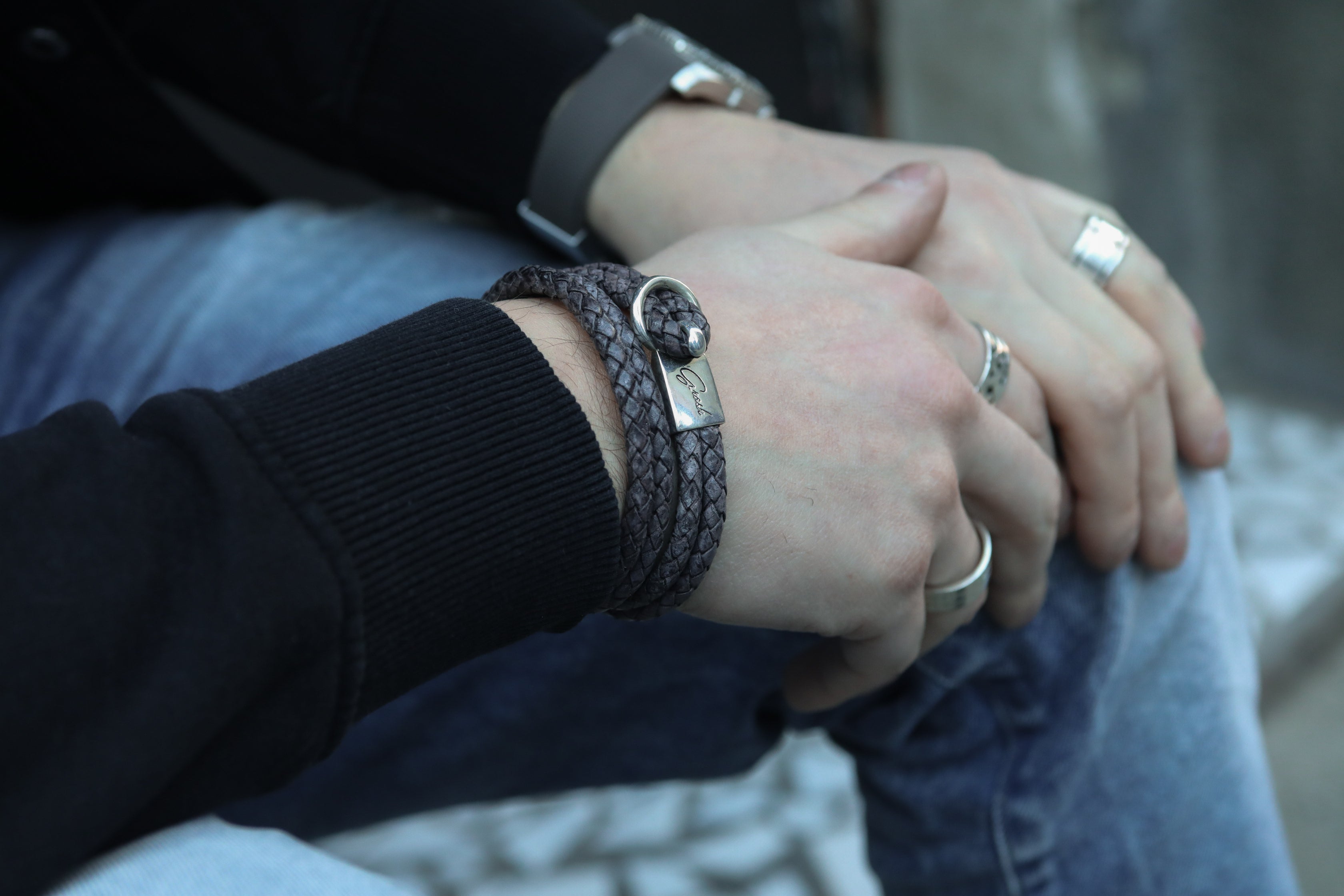 ტყავის სამაჯური ვერცხლის ბალთით (SM-103) (SM-104)