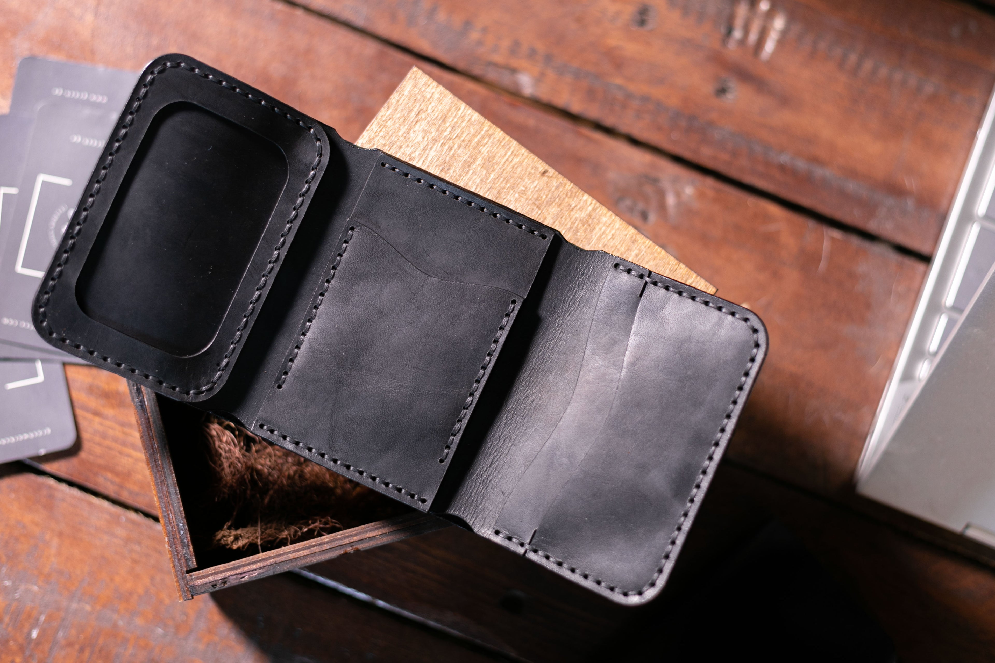 საფულე Tri-fold - (P-122)