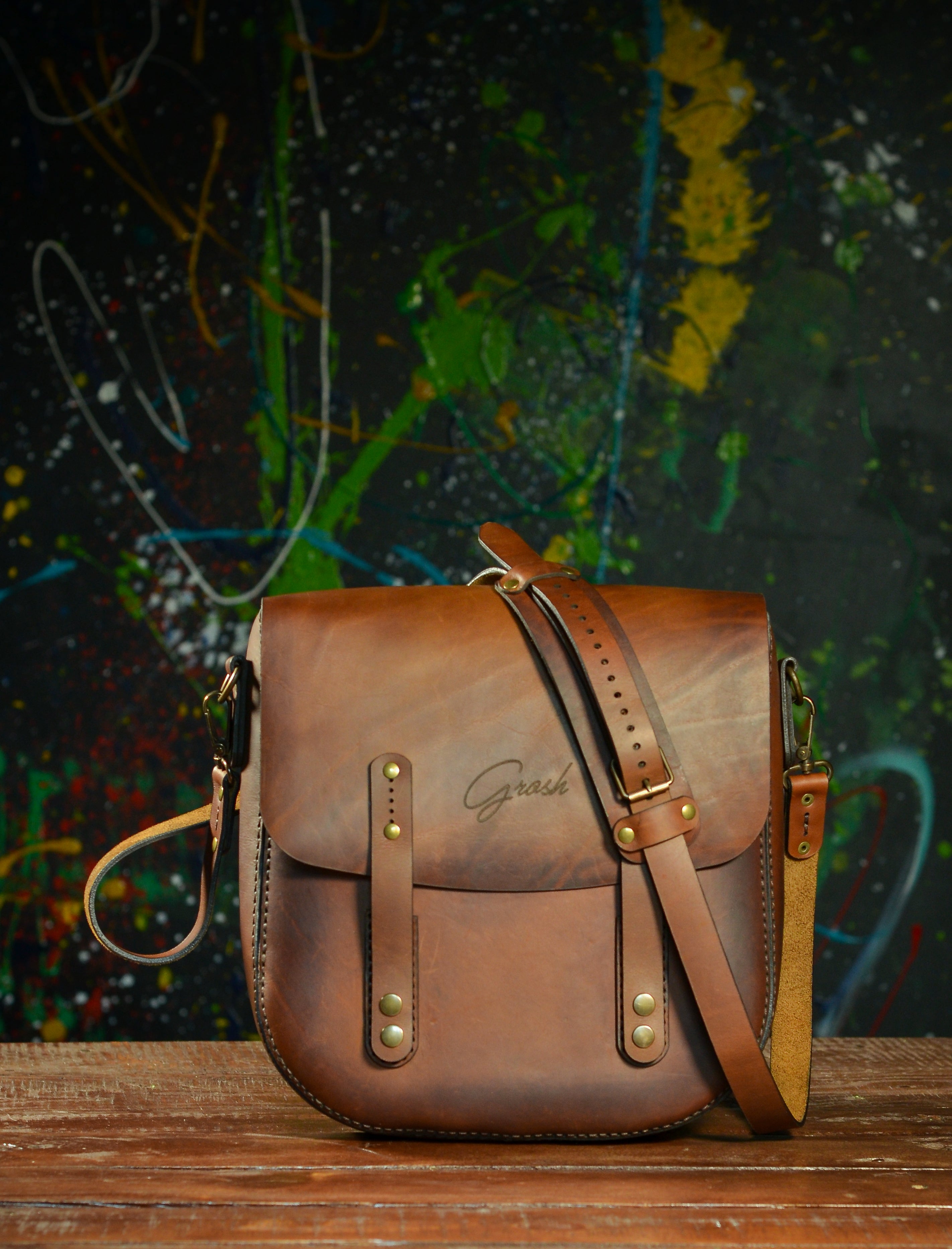 F-108 | ტყავის crossbody ჩანთა