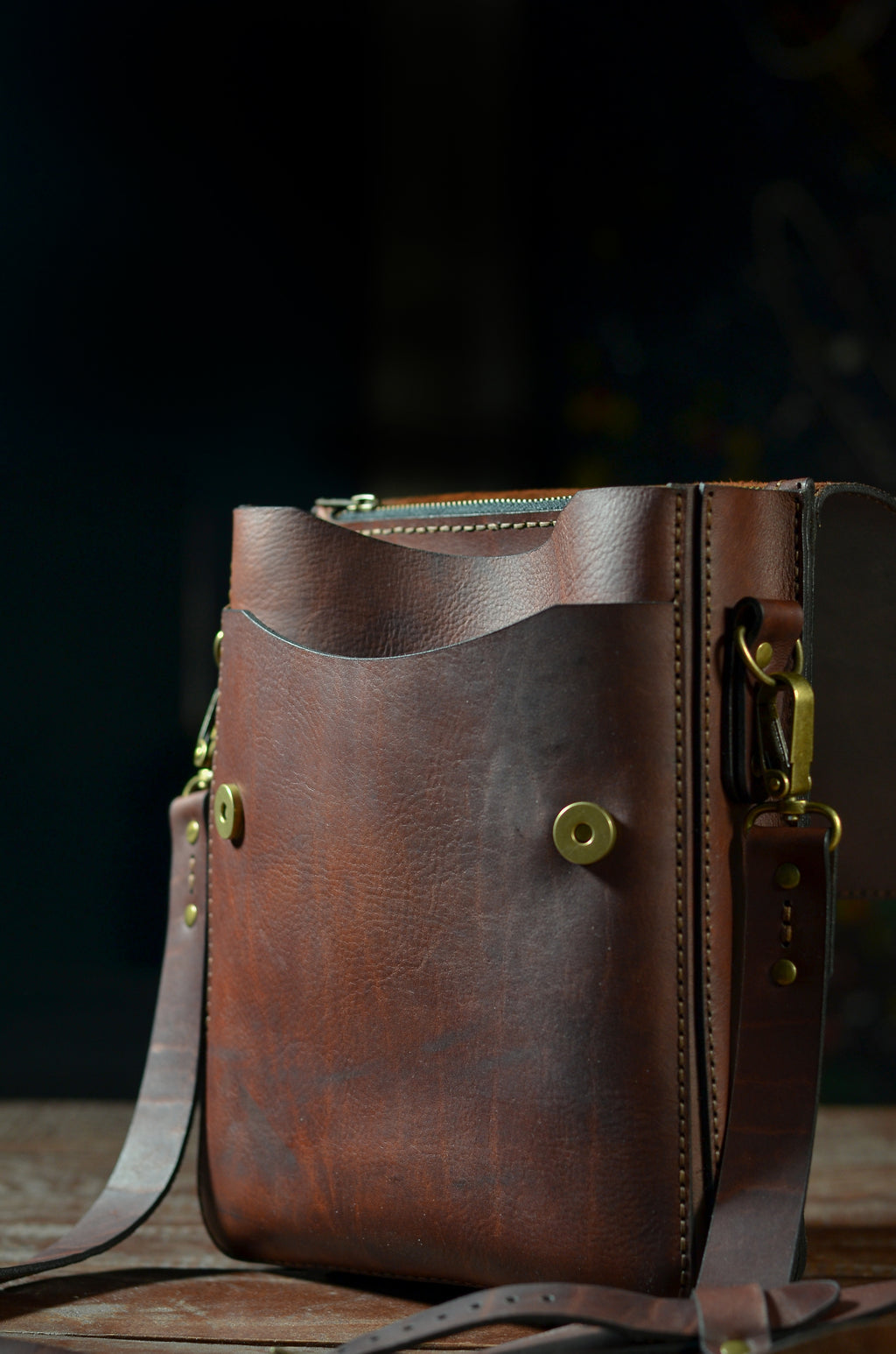 F-107 | ტყავის ჩანთა/Crossbody (Size L)