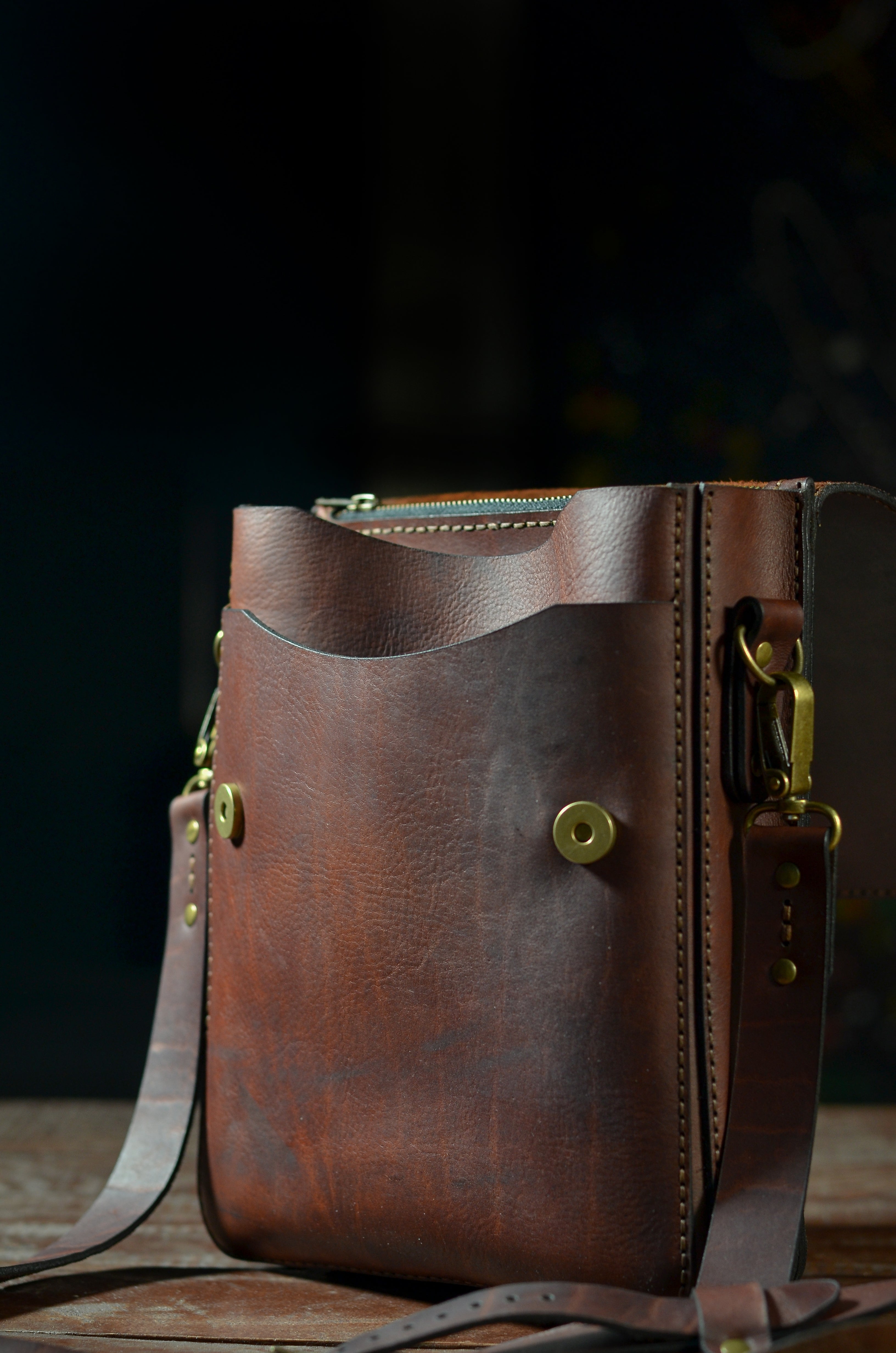 F-107 | ტყავის ჩანთა/Crossbody (Size L)