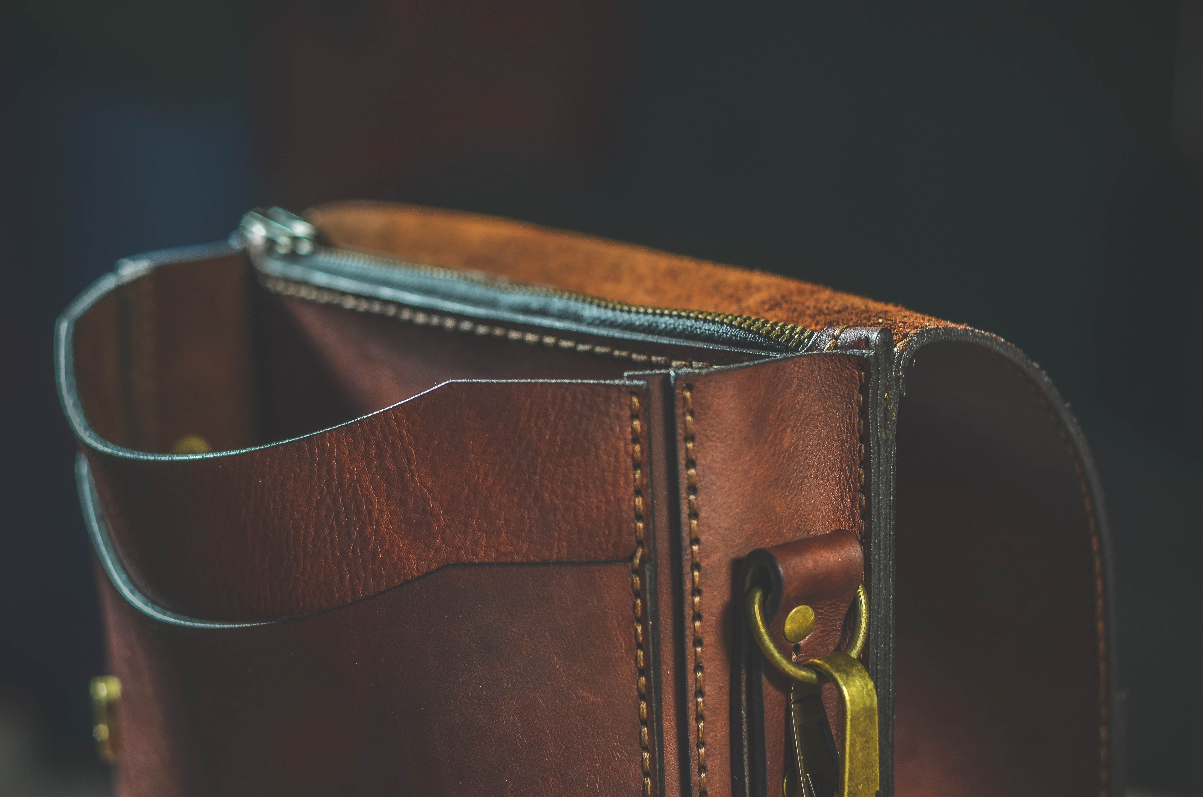 F-107 | ტყავის ჩანთა/Crossbody (Size L)